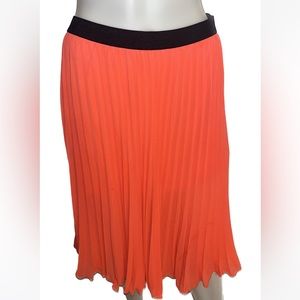 H&M womens NWT pleated skirt size 10